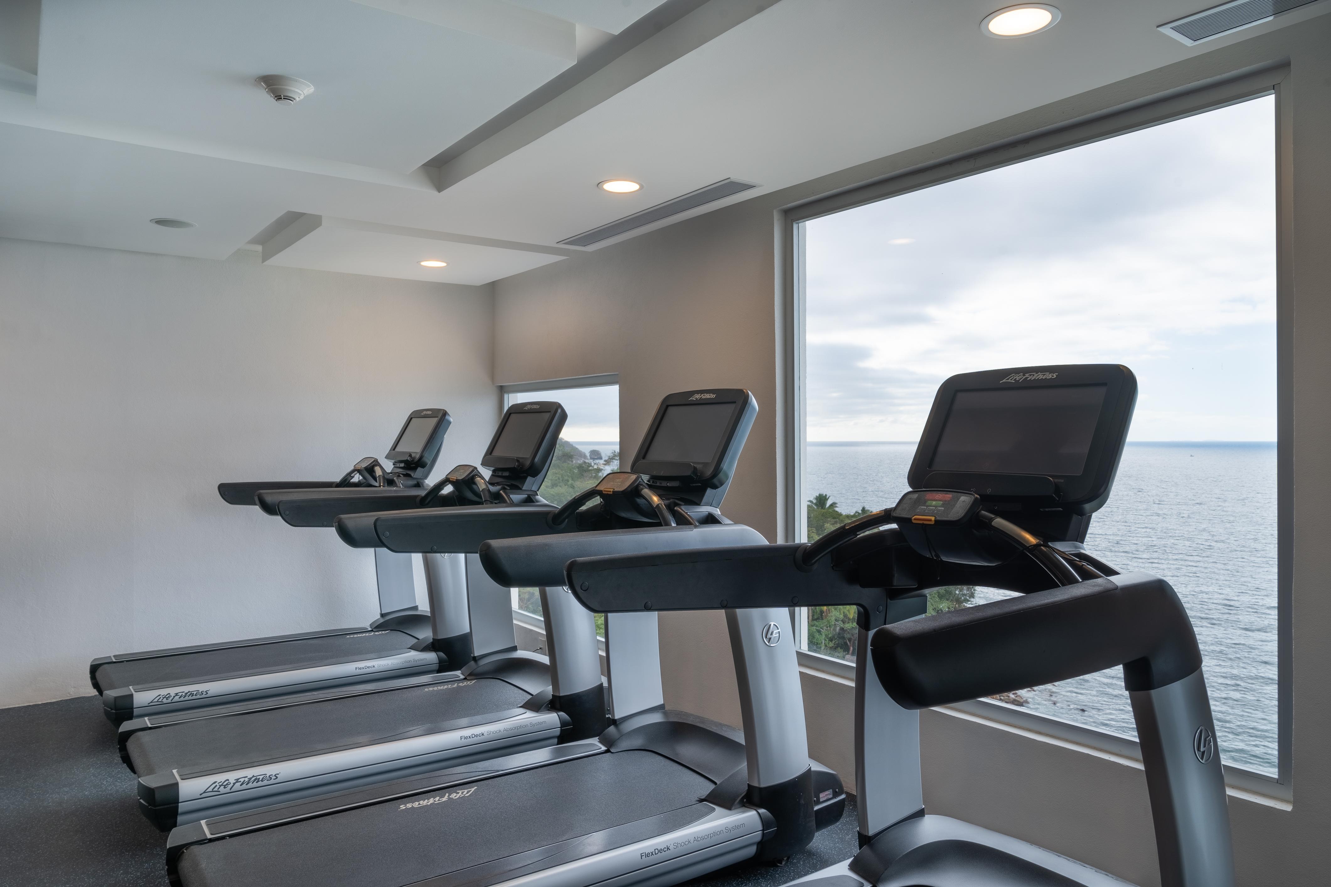 Grand Park Royal Пуерто-Вальярта Екстер'єр фото The gym at the hotel